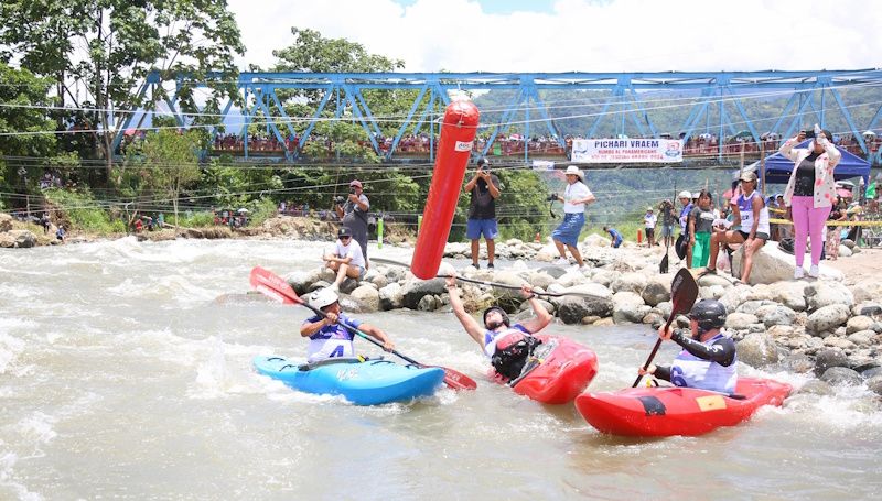 BLOG DE KAYAKING DIARIO DE KAYAK como es el kayak cross como es el kayak cross